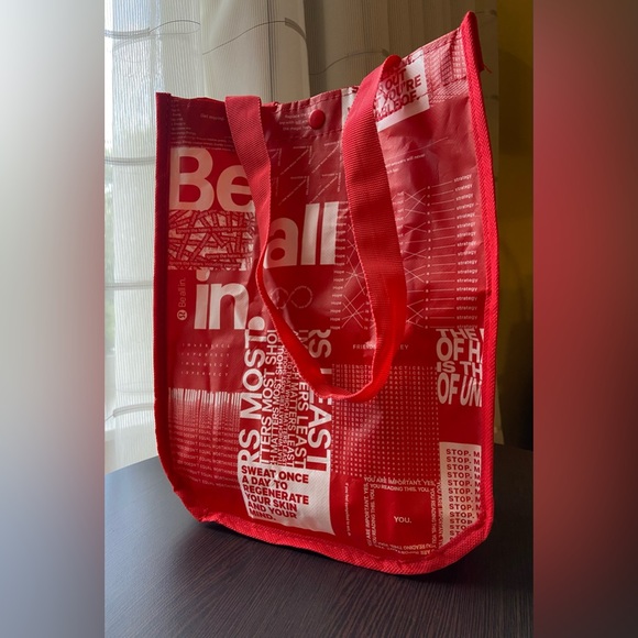 LULULEMON Reusable Lunch/Tote/Gym/Shopping Bag Small Red Snap Closure - Picture 2 of 5